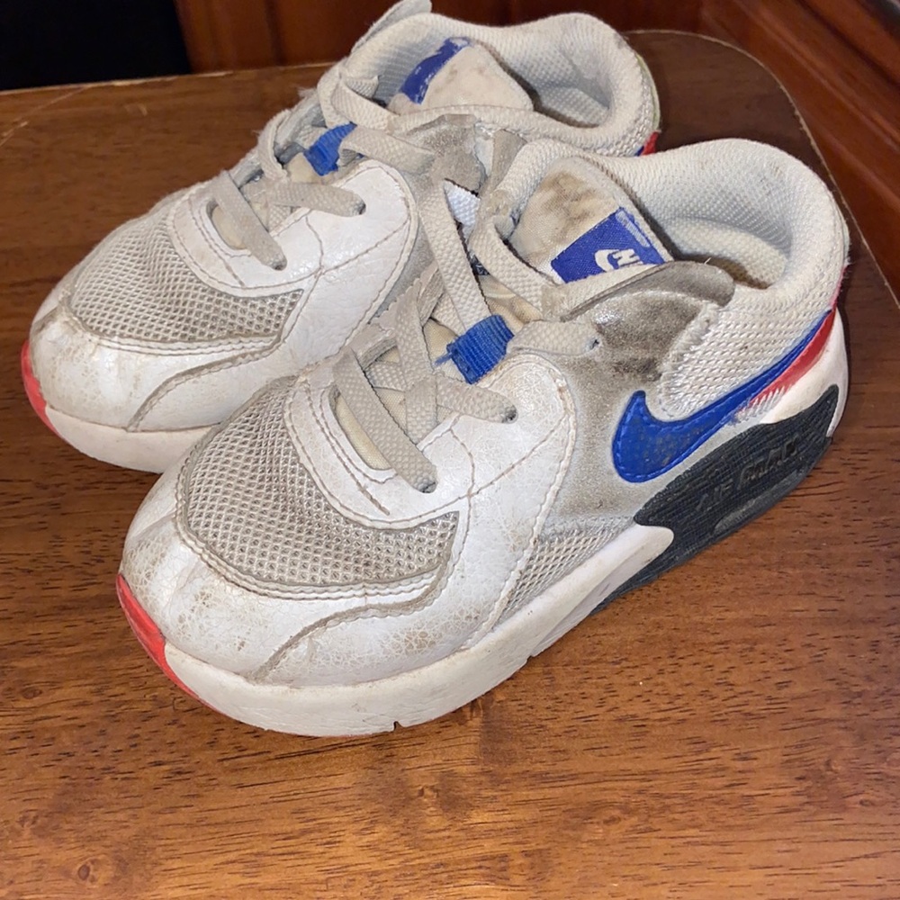 Nike toddler shoe size 9c